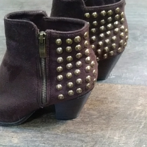 Ankle bootie with gold stud detail - Picture 4 of 7